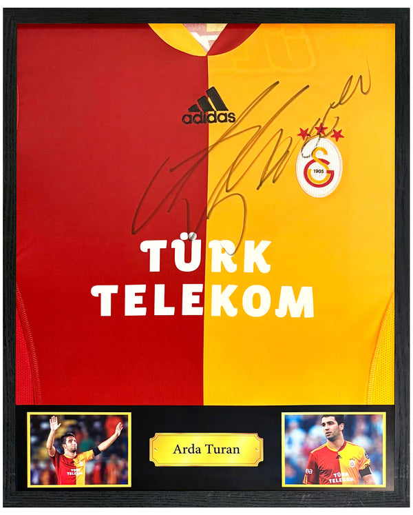 Arda Turan - Gesigneerd Galatasaray thuisshirt 09/10