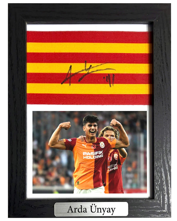 Arda Ünyay - Gesigneerde Galatasaray aanvoerdersband