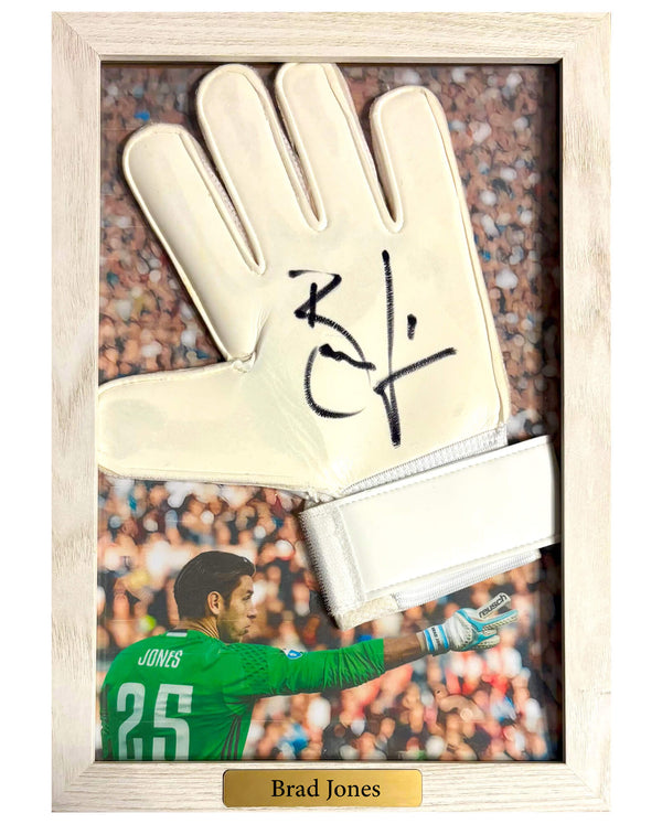 Brad Jones - Gesigneerde keepershandschoen