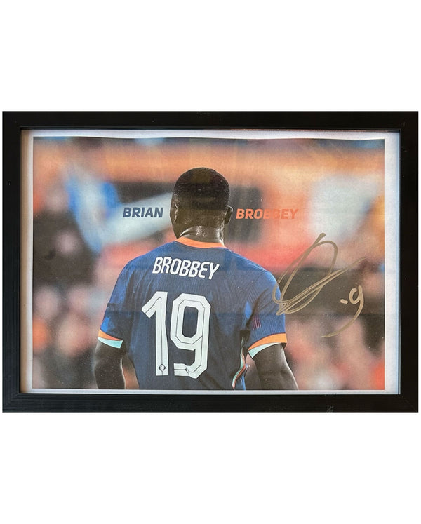 Brian Brobbey - Signiertes Foto - 30x21