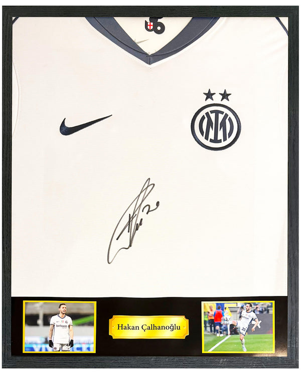 Hakan Çalhanoğlu - Gesigneerd Internazionale uitshirt 24/25