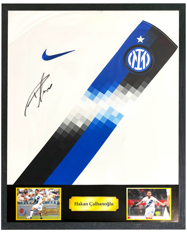 Hakan Çalhanoğlu - Gesigneerd Internazionale uitshirt 23/24