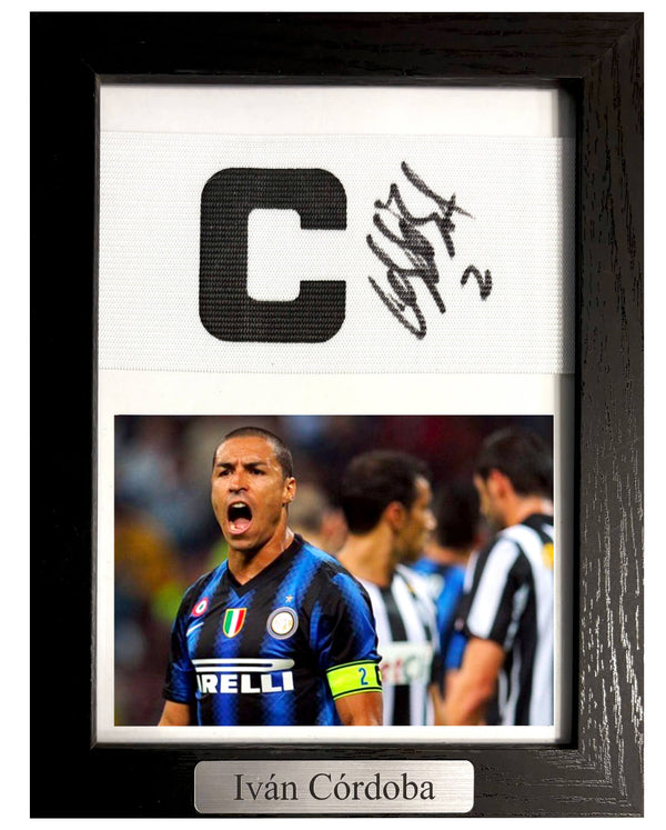 Iván Córdoba - Gesigneerde aanvoerdersband