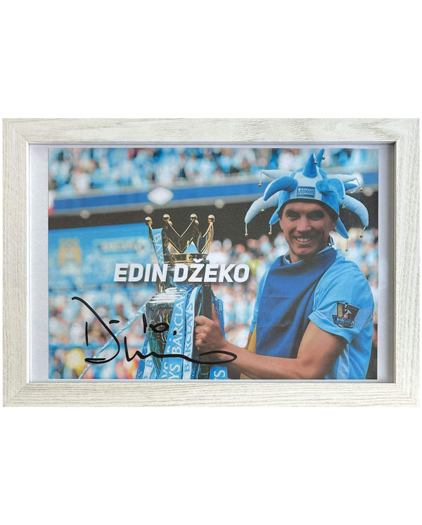 Edin Džeko - Gesigneerde foto - 30x21