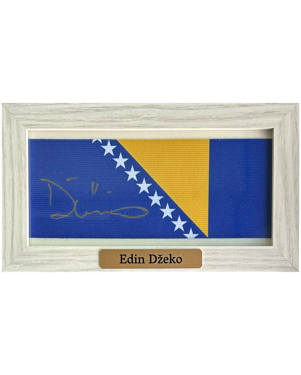 Edin Džeko - Gesigneerde Bosnië en Herzegovina aanvoerdersband