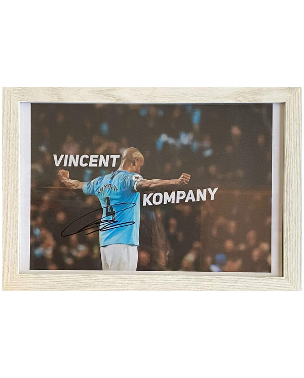 Vincent Kompany - Gesigneerde foto - 30x21