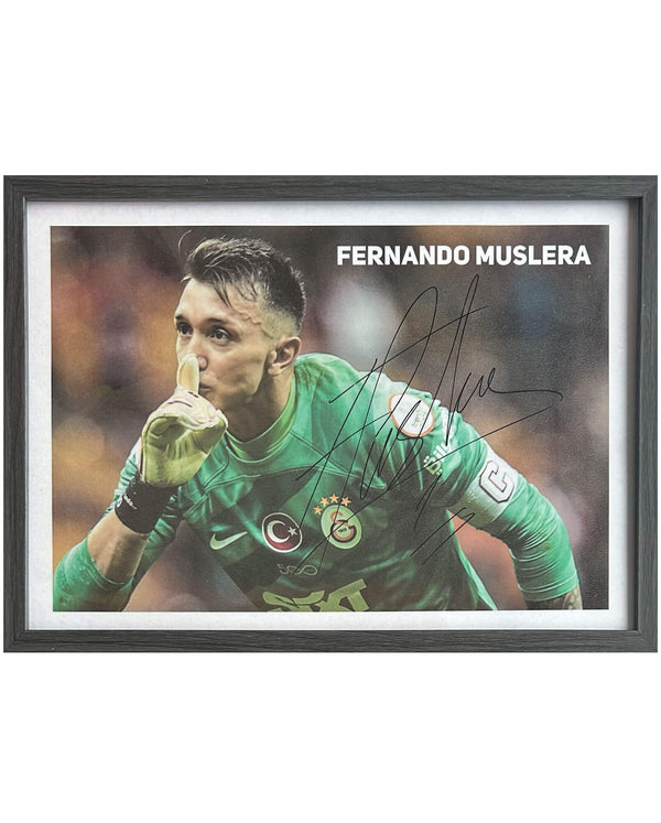 Fernando Muslera - Signed photo - 30x21