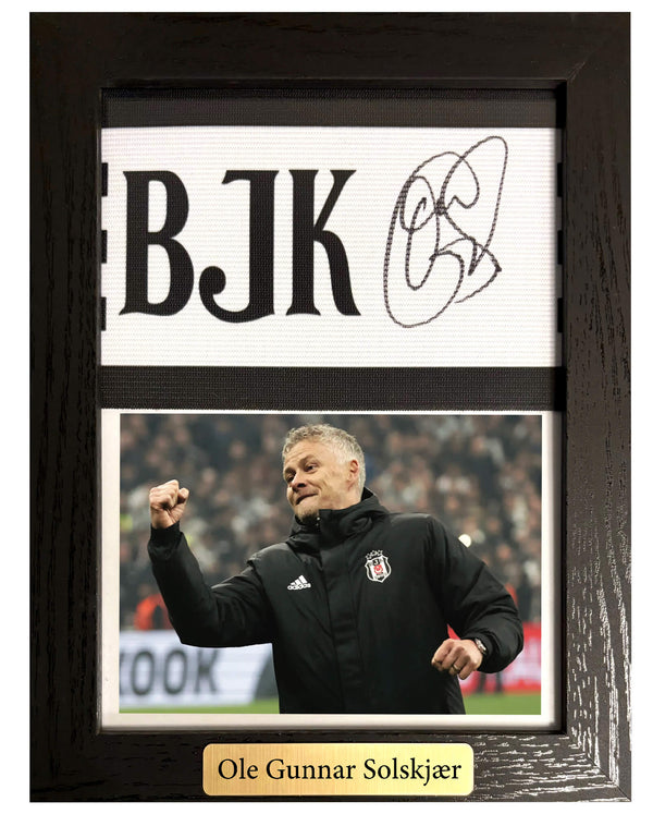 Ole Gunnar Solskjær - Gesigneerde Beşiktaş aanvoerdersband