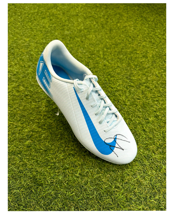 Vinicius Júnior - Gesigneerde voetbalschoen